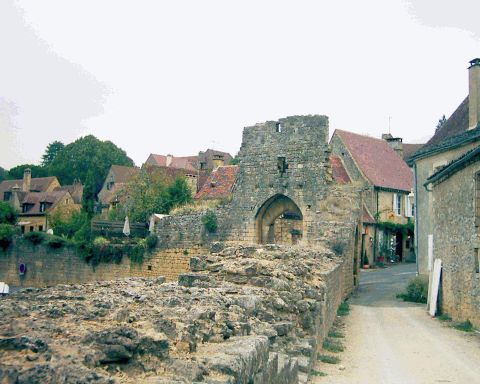 DOMME, Stadtmauer